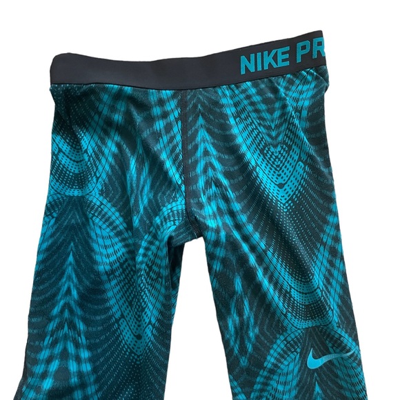 Nike pro size small - Picture 9 of 10